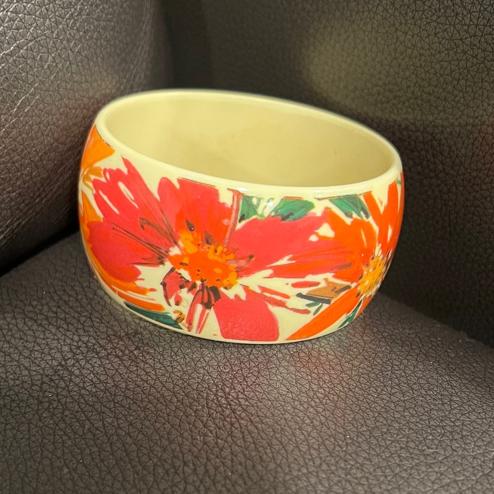 Vintage Avon Floral Resin Bangle Bracelet - Red Orange Flower Design